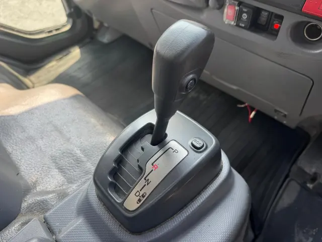 いすゞ エルフ 2RG-NPR88YN(2WD)の写真38
