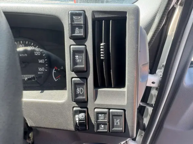 いすゞ エルフ 2RG-NPR88YN(2WD)の写真39