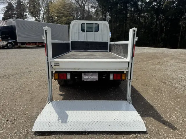 いすゞ エルフ TRG-NJS85A(4WD)の写真9