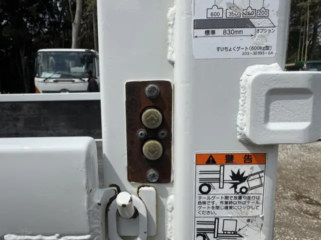 いすゞ エルフ TRG-NJS85A(4WD)の写真12