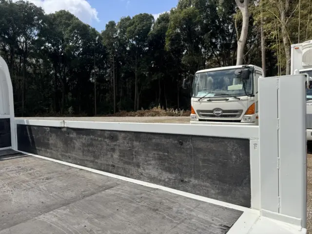 いすゞ エルフ TRG-NJS85A(4WD)の写真15