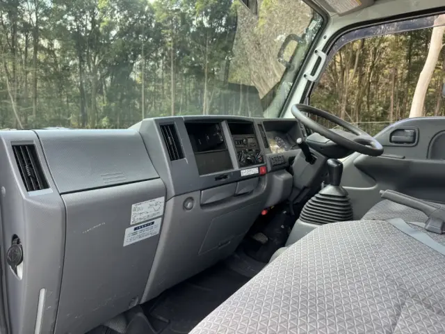 いすゞ エルフ TRG-NJS85A(4WD)の写真34