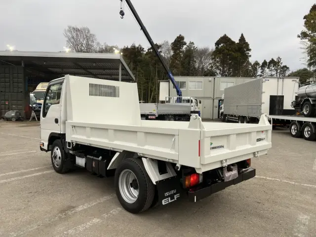 いすゞ エルフ 2PG-NKS88AD(4WD)の写真4