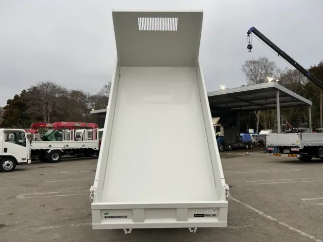 いすゞ エルフ 2PG-NKS88AD(4WD)の写真9