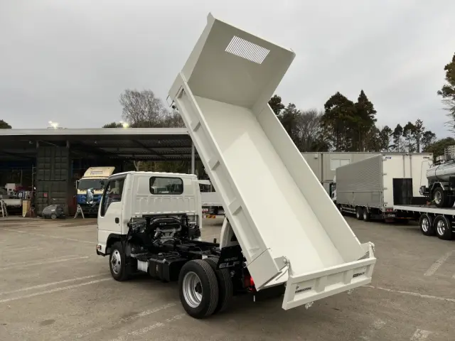 いすゞ エルフ 2PG-NKS88AD(4WD)の写真12