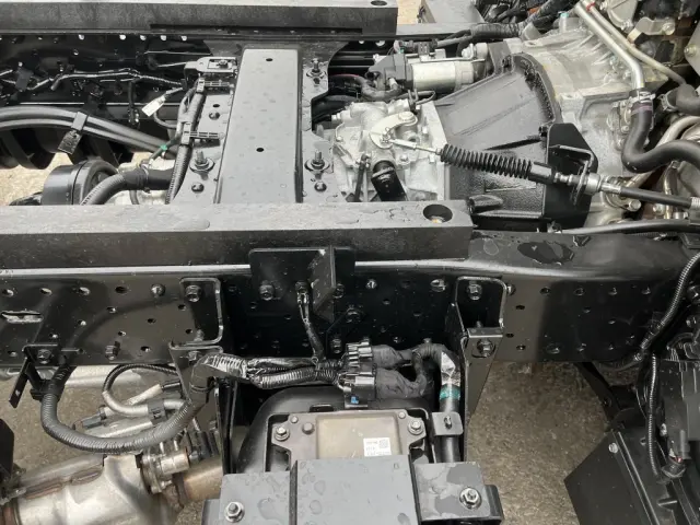 いすゞ エルフ 2PG-NKS88AD(4WD)の写真20