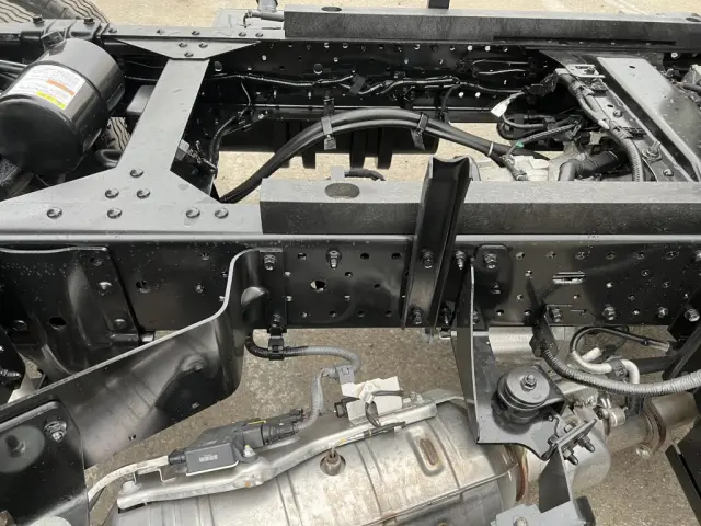 いすゞ エルフ 2PG-NKS88AD(4WD)の写真21