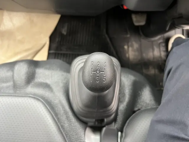 いすゞ エルフ 2PG-NKS88AD(4WD)の写真30