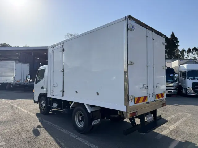 三菱 キャンター 2PG-FEB90(2WD)の写真4