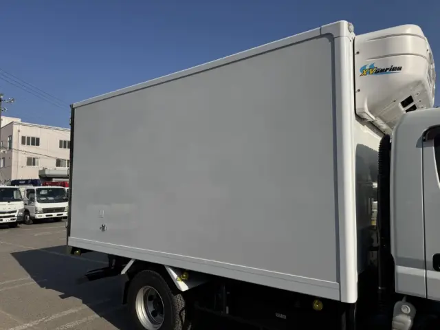 三菱 キャンター 2PG-FEB90(2WD)の写真6