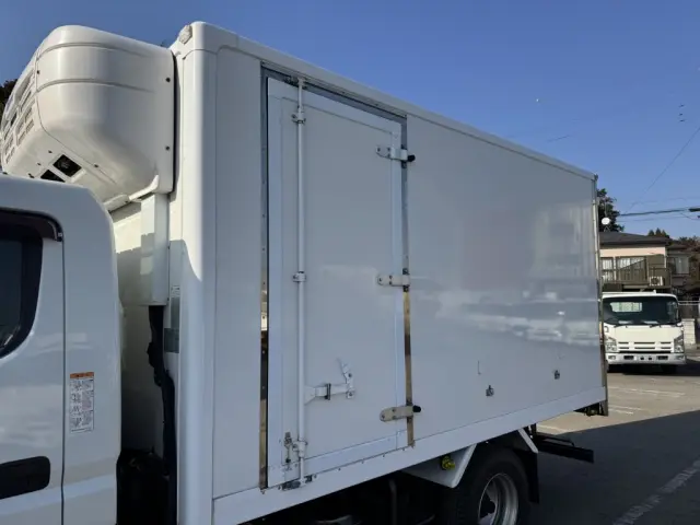 三菱 キャンター 2PG-FEB90(2WD)の写真7