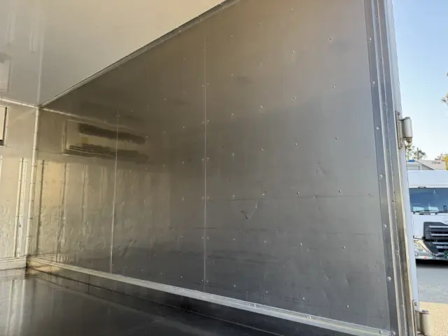 三菱 キャンター 2PG-FEB90(2WD)の写真12