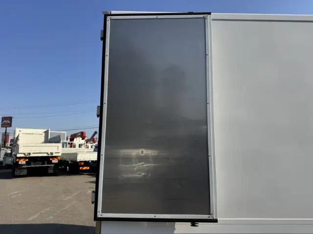 三菱 キャンター 2PG-FEB90(2WD)の写真18