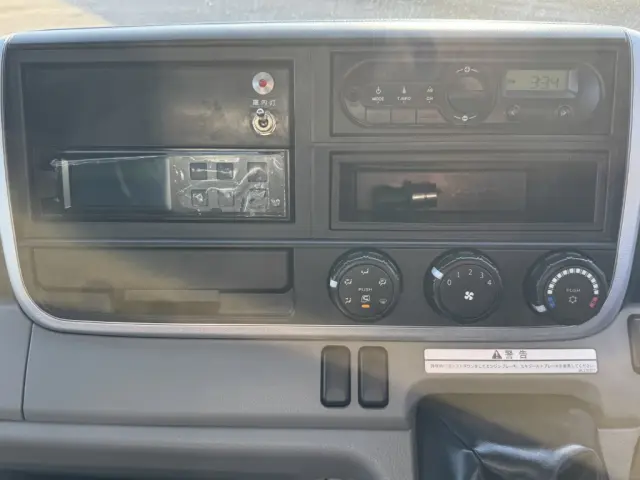 三菱 キャンター 2PG-FEB90(2WD)の写真31