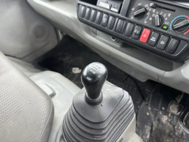 日野 デュトロ TKG-XZU620T(2WD)の写真33