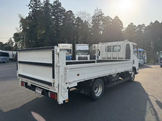 いすゞ エルフ TRG-NPR85AR(2WD)の写真3