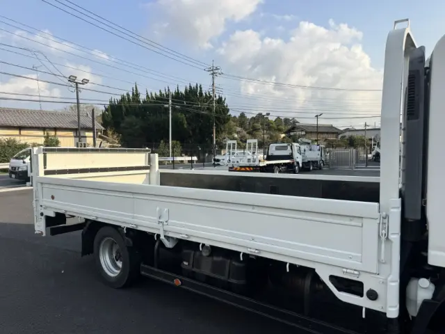 いすゞ エルフ TRG-NPR85AR(2WD)の写真6