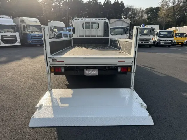 いすゞ エルフ TRG-NPR85AR(2WD)の写真9