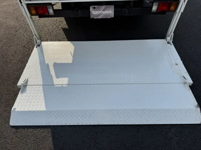 いすゞ エルフ TRG-NPR85AR(2WD)の写真10