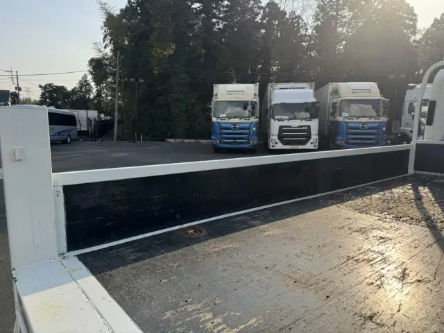 いすゞ エルフ TRG-NPR85AR(2WD)の写真12