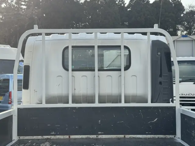 いすゞ エルフ TRG-NPR85AR(2WD)の写真15