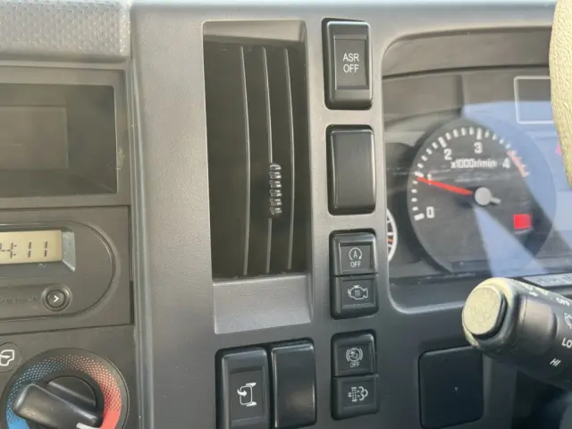 いすゞ エルフ TRG-NPR85AR(2WD)の写真28