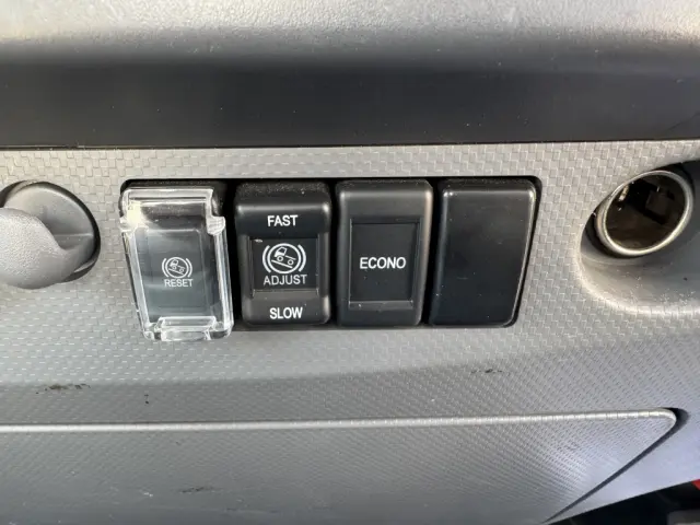 いすゞ エルフ TRG-NPR85AR(2WD)の写真29