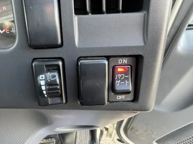 いすゞ エルフ TRG-NPR85AR(2WD)の写真31
