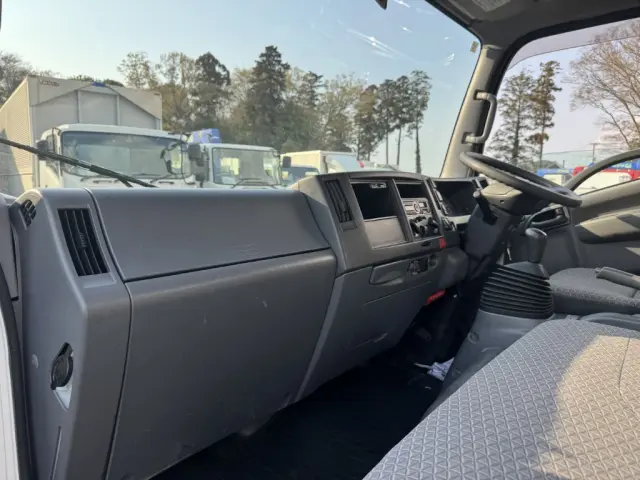 いすゞ エルフ TRG-NPR85AR(2WD)の写真32