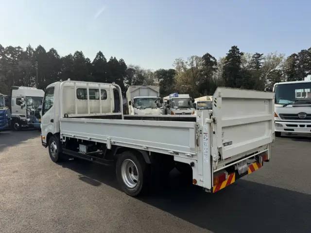 お客様のご状況・ご要望をお伺いした上で、ナンバー登録や輸送料、車検整備やバッテリー・タイヤ交換といった各種オプションを含めた、最終的なお見積り金額をお伝えします。|日野 デュトロ TKG-XZU710M(2WD)の写真6