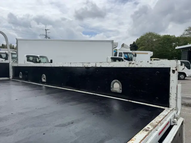 いすゞ エルフ TPG-NKR85R(2WD)の写真11