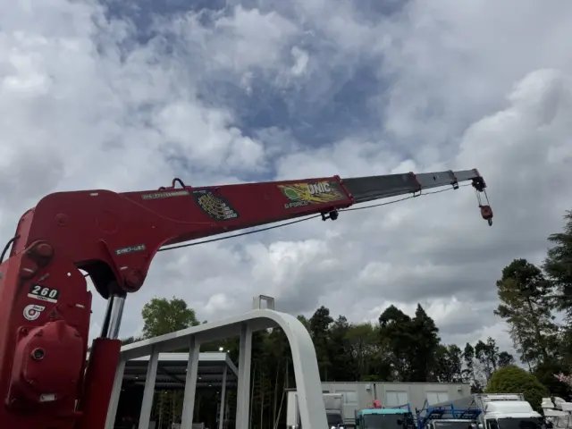 いすゞ エルフ TPG-NKR85R(2WD)の写真15