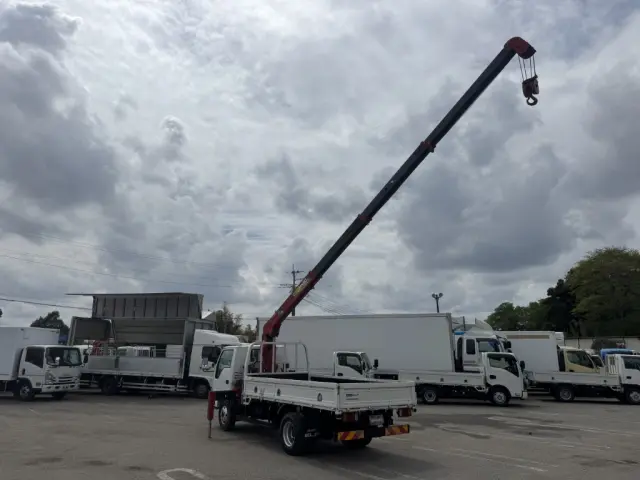 いすゞ エルフ TPG-NKR85R(2WD)の写真16