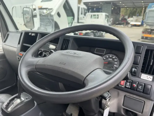 いすゞ エルフ TPG-NKR85R(2WD)の写真33