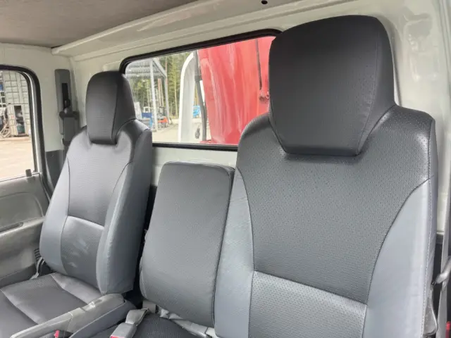 いすゞ エルフ TPG-NKR85R(2WD)の写真39