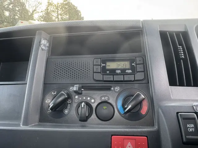 いすゞ エルフ TPG-NJR85A(2WD)の写真23