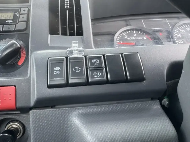 いすゞ エルフ TPG-NJR85A(2WD)の写真24