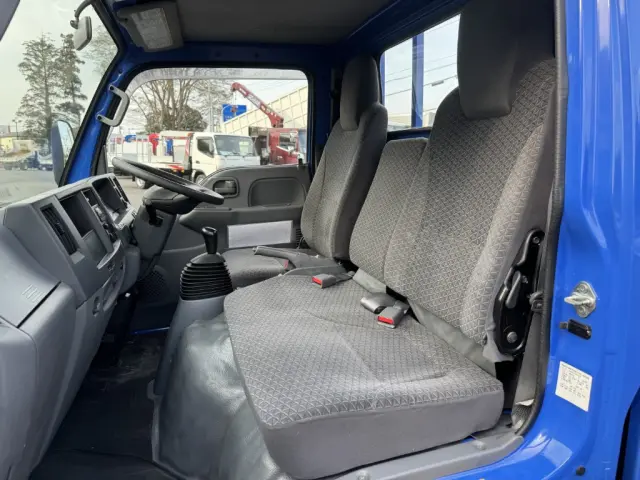 いすゞ エルフ TPG-NJR85A(2WD)の写真28