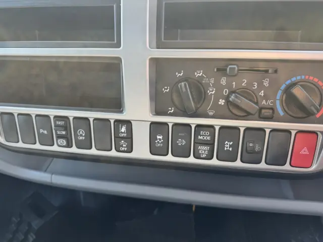 トヨタ ダイナ 2KG-XZU722(2WD)の写真35