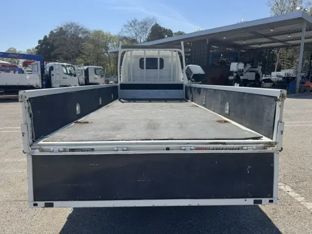 日野 デュトロ 2RG-XZC655M(2WD)の写真9