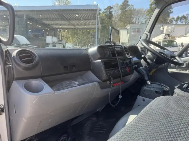 日野 デュトロ 2RG-XZC655M(2WD)の写真31