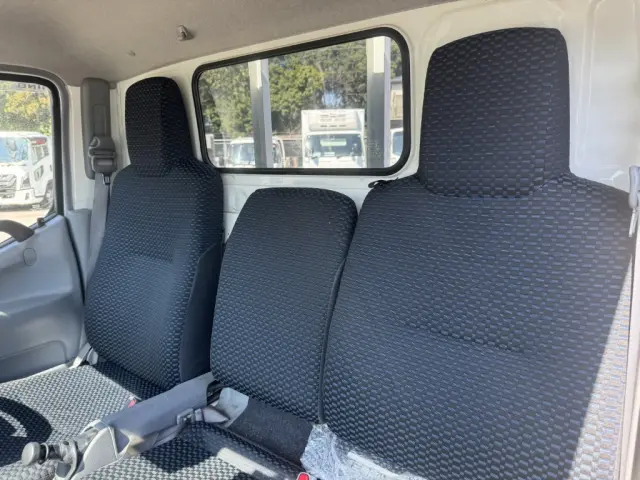 日野 デュトロ 2RG-XZC655M(2WD)の写真32