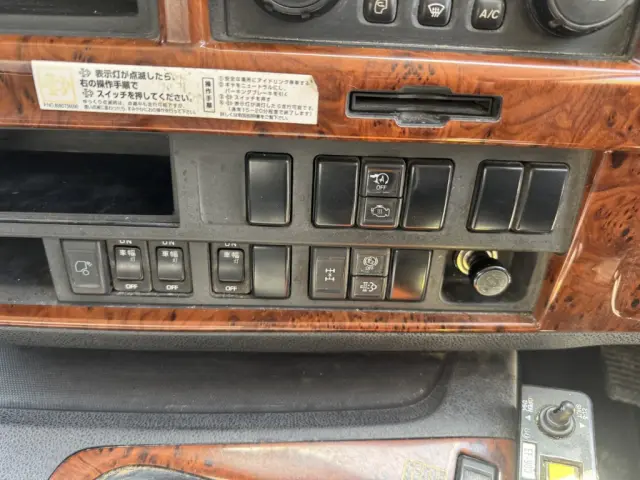 いすゞ ギガ QPG-CXZ77BT(6x4)の写真33