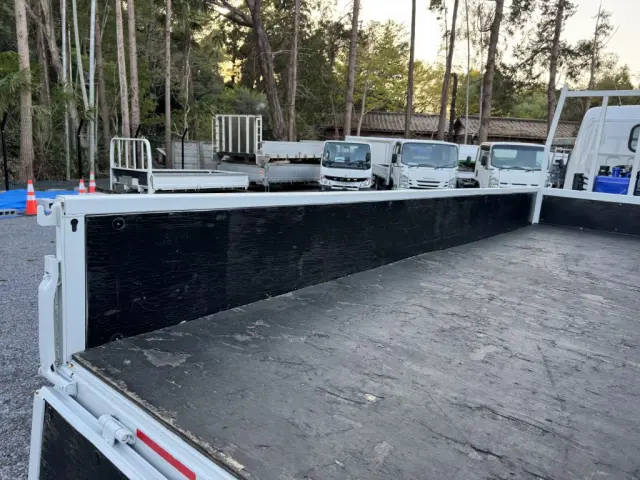 三菱 キャンター 2PG-FEB80(2WD)の写真10