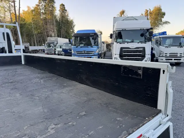 三菱 キャンター 2PG-FEB80(2WD)の写真11