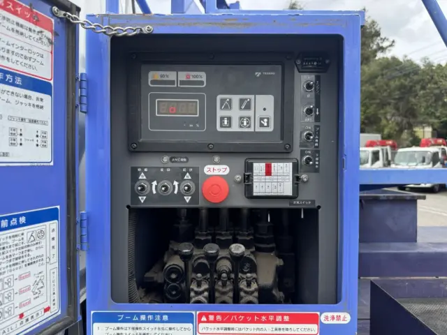 日野 デュトロ SKG-XZU600E(2WD)の写真9