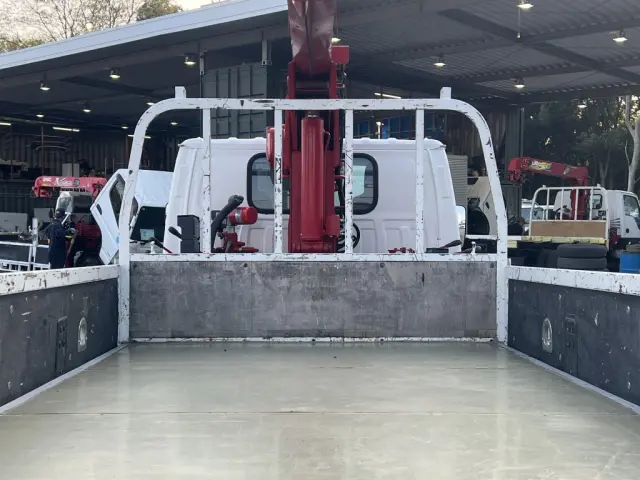 いすゞ エルフ TPG-NKR85AR(2WD)の写真13