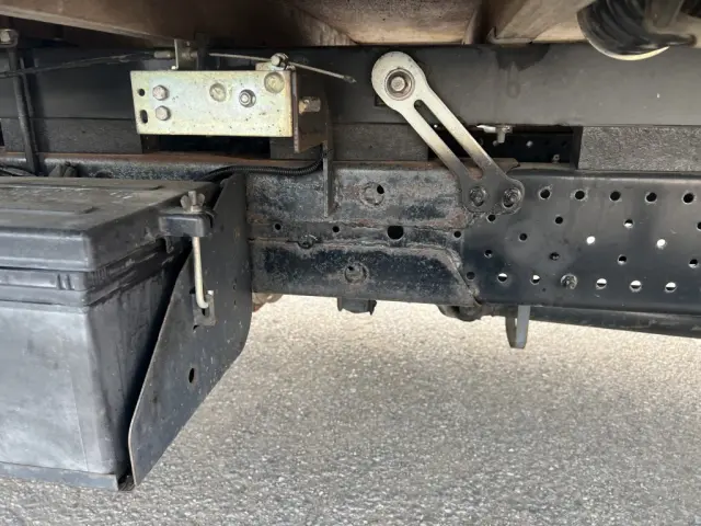 いすゞ エルフ TPG-NKR85AR(2WD)の写真24