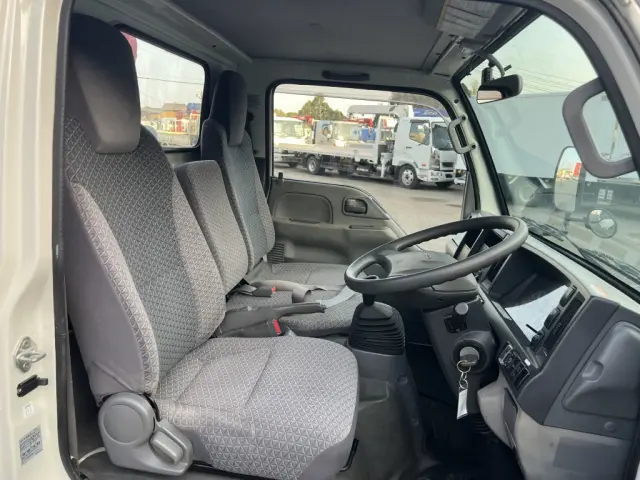 いすゞ エルフ TPG-NKR85AR(2WD)の写真30