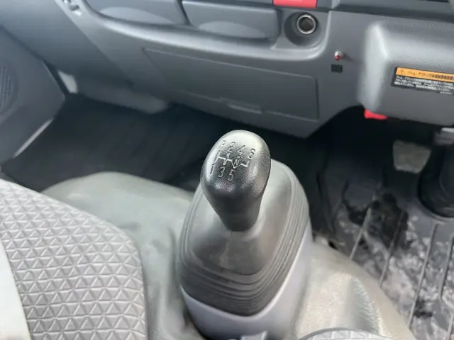 いすゞ エルフ TPG-NKR85AR(2WD)の写真33